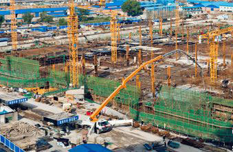 世界超長臂架80米泵車助力太原市政工程建設