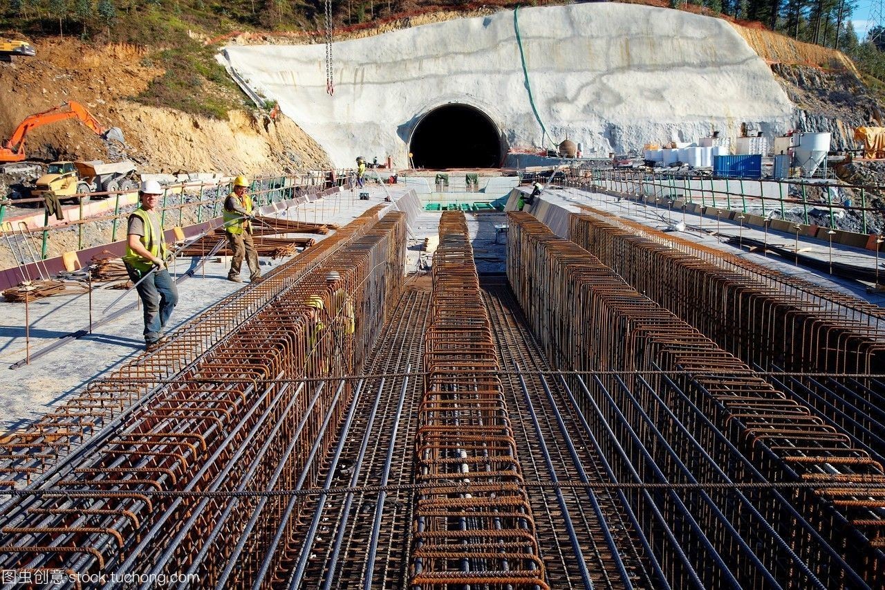 鋼筋的安裝,鋼筋混凝土模板施工,高架橋施工,新鐵路平臺在巴斯克地區的工程,高速列車